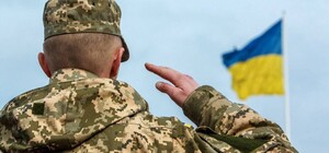 Возле военкомата на Чоколовке выстроилась огромная очередь