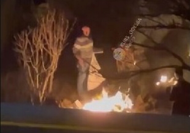 На території Генконсульства Росії в Одесі спалюють документи (відео). 