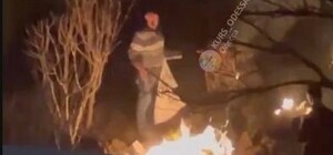 На территории Генконсульства России в Одессе сжигают документы (видео)