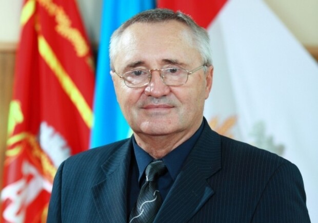 В Одесской области сложил полномочия старейший мэр: он руководил 34 года. 