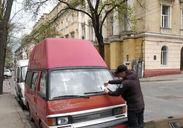 В Одессе инспекторы будут штрафовать нарушителей правил парковки. 