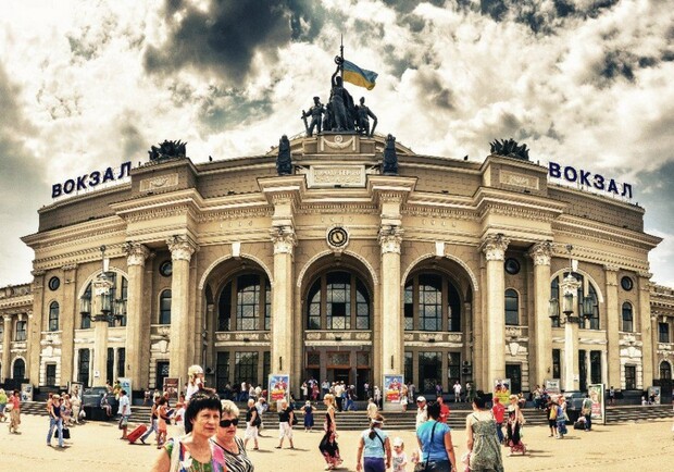 Завтра в Одесі буде закрито вокзал та скасують поїзди. 