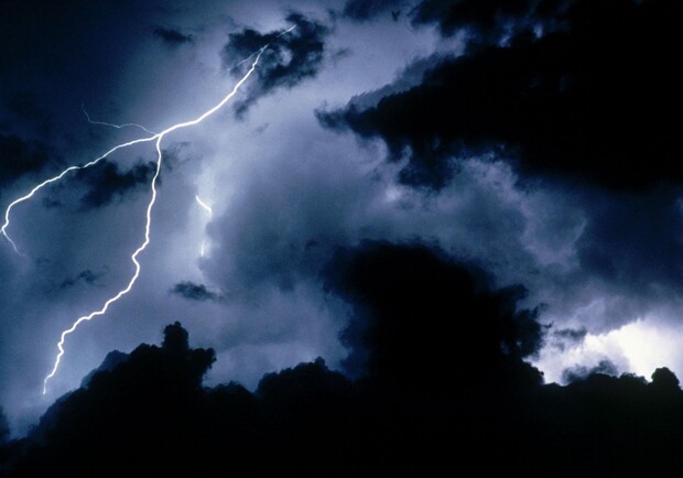 Гроза та штормове попередження: яка погода буде в Одесі на вихідних - фото