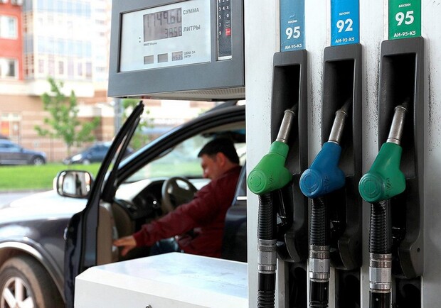 Правительство отказалось от госрегулирования цен на бензин и дизель. 