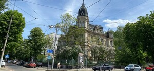 Загроза нальоту авіації, пожежі і черги на кордоні: як минула доба на Львівщині