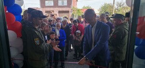 В Акимовке оккупанты открыли магазин, наполнив его украинскими товарами (фото)