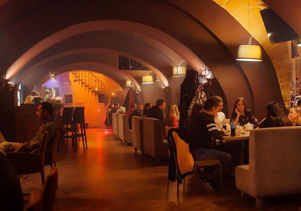 Получи ответ: какие рестораны в подвальных помещениях есть в Одессе. 