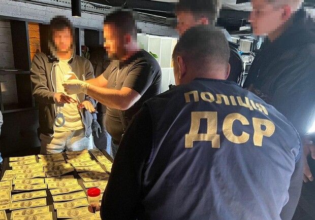 В Одессе задержали организатора "трансфера" мужчин за границу: за услуги он брал 8500 долларов. 