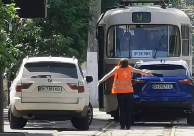 Трамваї повернулися на Французький бульвар: як працює транспорт в Одесі 1 червня - фото