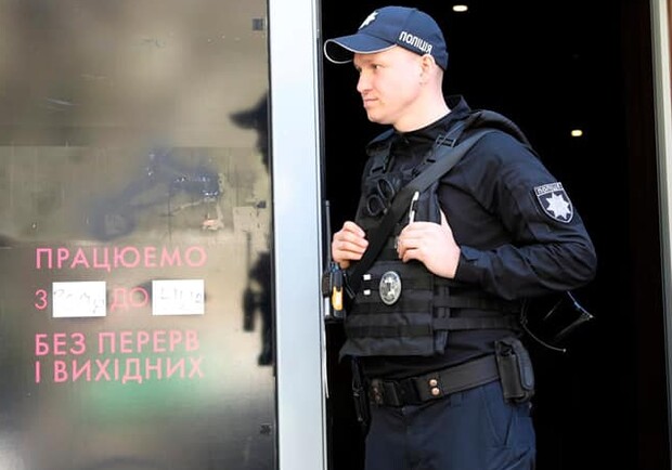 ДТП с потерпевшим и свертки с наркотиками: одесские патрульные отчитались за сутки. 