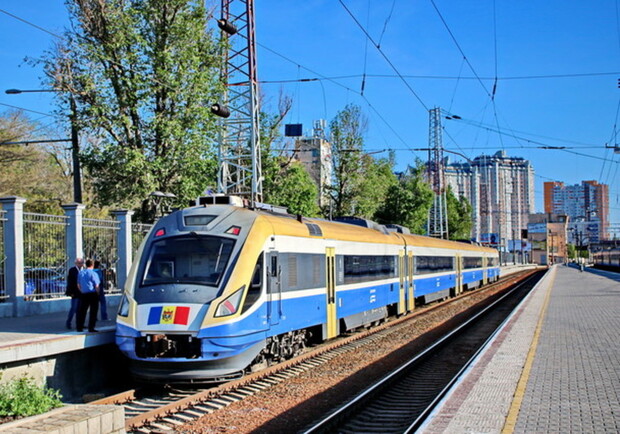 Які поїзди ходять із Одеси 19 червня. 