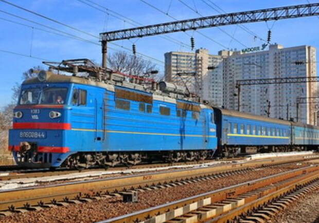 Які поїзди ходять із Одеси 20 червня. 