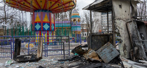 У парку Горького відновлюють зруйновані атракціони