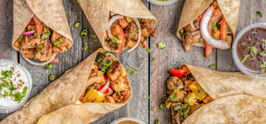 Кількість випадків отруєння шаурмою у Києві знову зросла