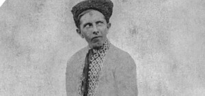 Львів'янка відтворила вишиту сорочку Степана Бандери