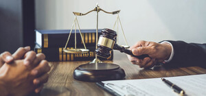 Бывший правоохранитель продавал в сети секретную информацию