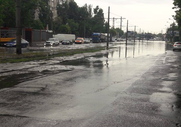 Наслідки зливи в Одесі: яка ситуація на дорогах. 
