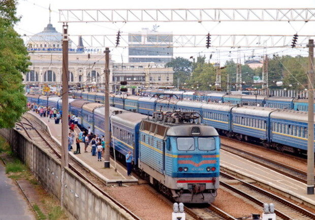 Які потяги ходять з Одеси 3 липня. 