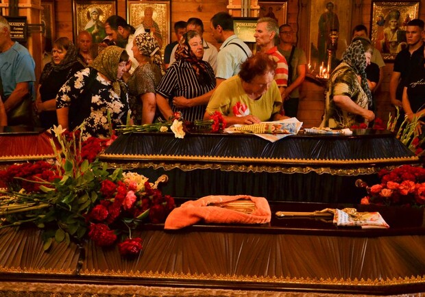 "Чому Росія хоче нас вбивати?": на Одещині попрощалися із чотирма загиблими в Сергіївці. 