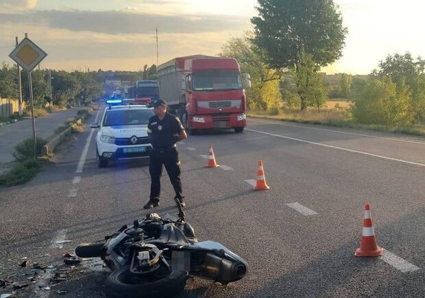 На трасі Одеса-Рені у ДТП загинув мотоцикліст - фото
