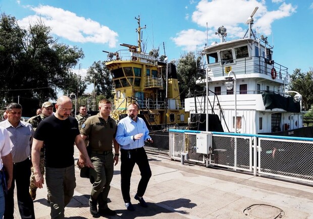Оглянув порти та поспілкувався з переселенцями: прем'єр-міністр України Денис Шмигаль побував на Одещині. 