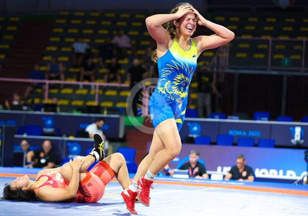 Одеська спортсменка стала срібною призеркою чемпіонату світу з боротьби - фото