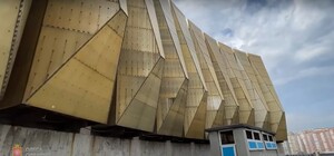 У мерії залізли на дах Музкомедії: зброї, про яку говорять у РФ, там немає