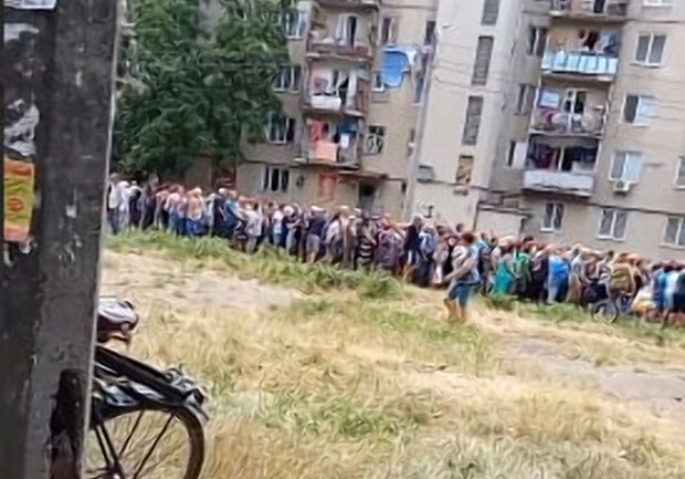 По сети разгоняют фейк об огромных очередях за хлебом в Одессе - фото