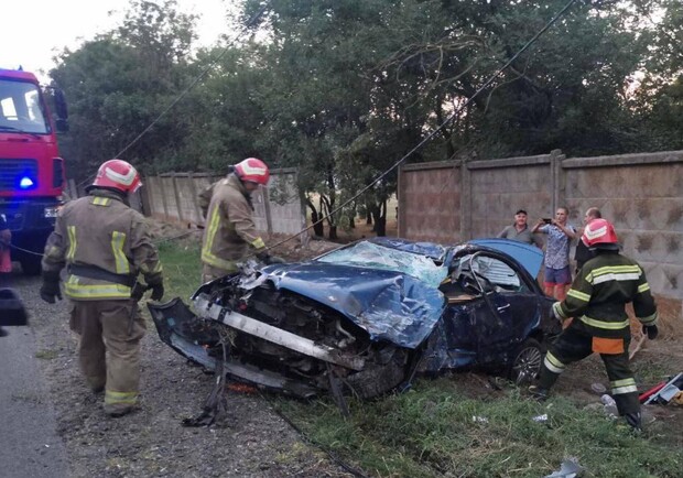 Деблокировка водителя после ДТП и пожар с пострадавшим: как прошли сутки у одесских спасателей. 