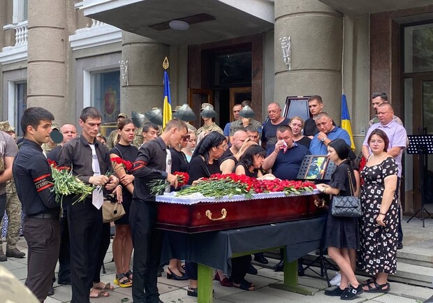 В Одесі попрощалися з 25-річним захисником України. 
