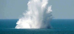 Загинуло двоє: у мережі з'явилося відео того, як на пляжі в Затоці підірвалася міна