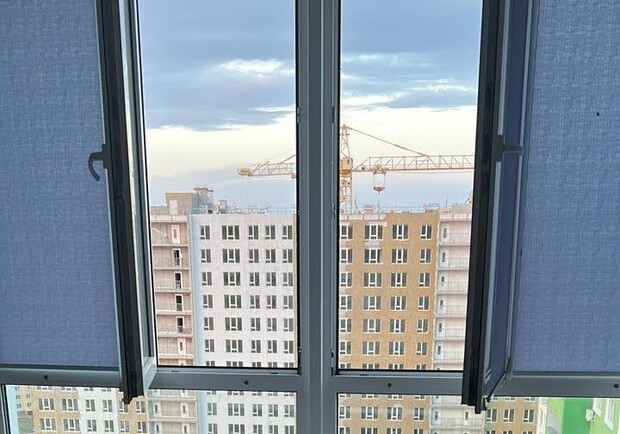 На поселке Котовского трехлетняя девочка выпала из окна на 20-м этаже. 