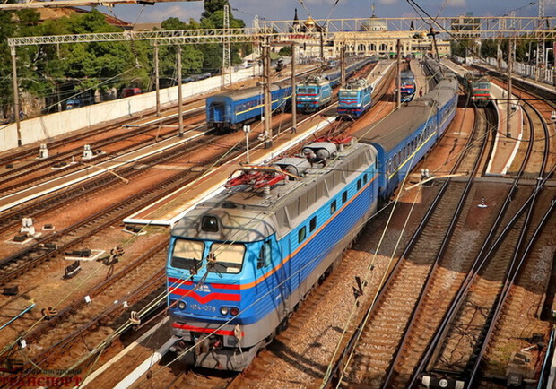 Какие поезда ходят из Одессы 18 августа. 