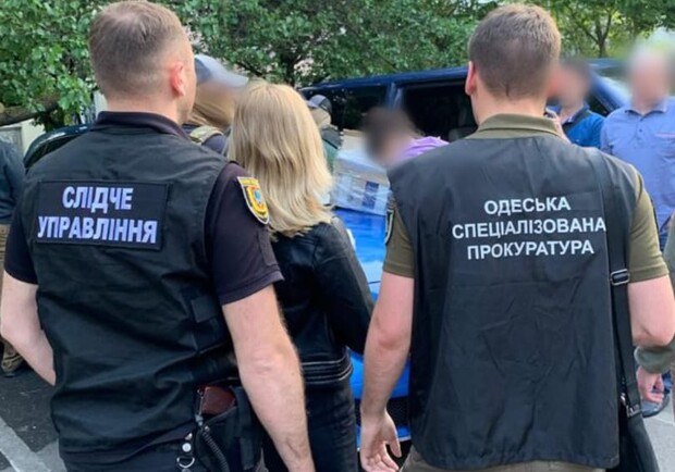 В Одессе будут судить бойца теробороны, который торговал гуманитаркой. 