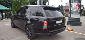 В Киеве водитель внедорожника стрелял в машину, которая не уступила ему дорогу