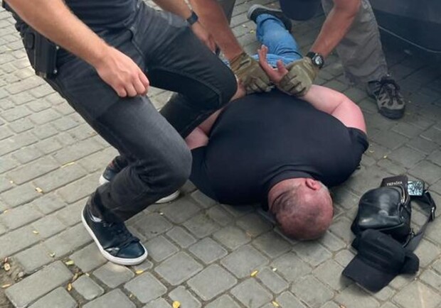 В Одессе разоблачили преступную группировку: главарем оказался бывший правоохранитель. 