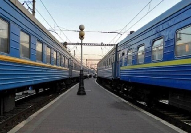 Які поїзди ходять з Одеси 21 серпня. 
