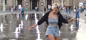 Сильна спека загнала львів'ян у фонтани – фото та відео