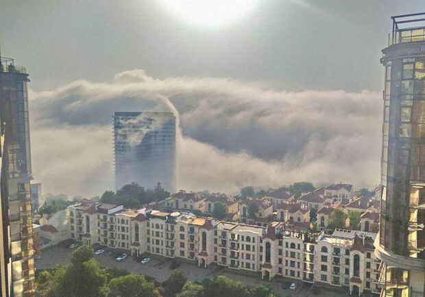 Одесу сьогодні накрив незвичайний туман - фото