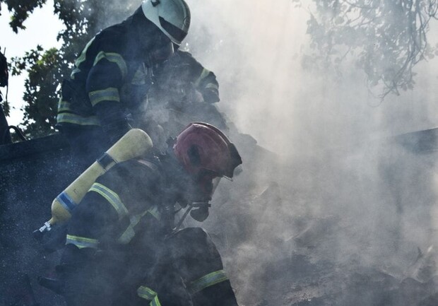 Подрывали боеприпасы и тушили пожар на рынке: как прошли сутки у одесских спасателей. 