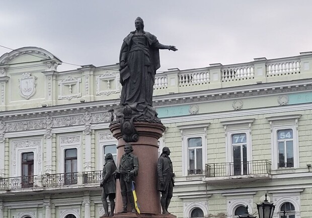 Чиновник одесской мэрии заступился за памятник Екатерине II. Фото Марии Чекаревой/Vgorode