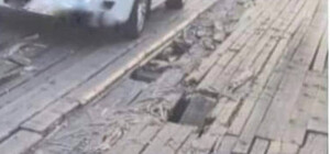 В Гостомеле повреждена временная переправа через реку Ирпень - видео