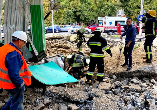 Взрыв на АЗС и уничтожение минометной мины: как прошли сутки у одесских спасателей. 