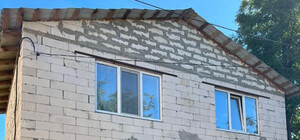 Одеситка звела двоповерховий нахаббуд