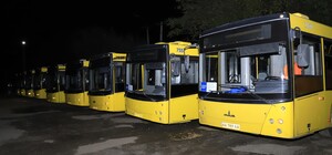Филатов выпустил на маршруты столичные автобусы и поблагодарил всех, кто помог Днепру с транспортом после ударов рф