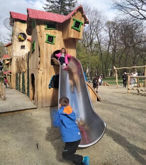 Куди піти у Львові з малими безкоштовно: 7 оригінальних дитячих майданчиків 