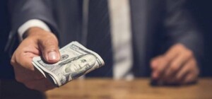 В Киеве мошенник предлагал трудоустройство на руководящую должность в министерстве