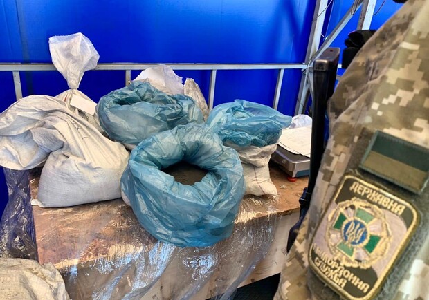 В одеському порту знайшли "чорний" кокаїн на 15 мільйонів гривень. 