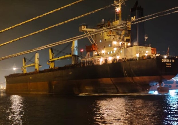 В порты Большой Одессы зашли два судна за пшеницей для голодающих стран. 