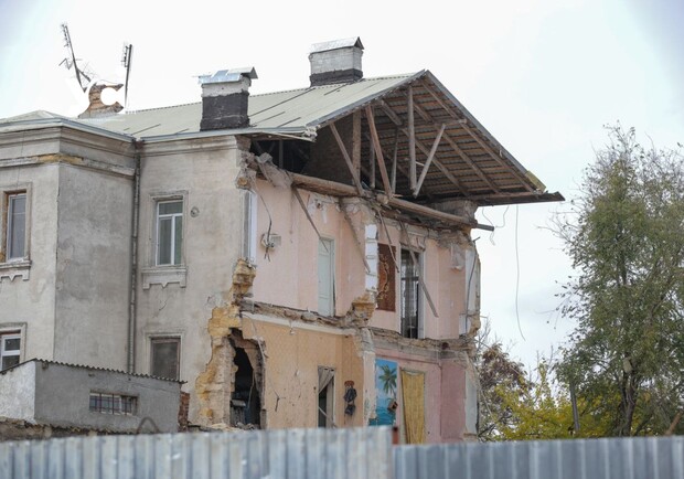 На Мечникова обвалилась часть жилого дома. 
